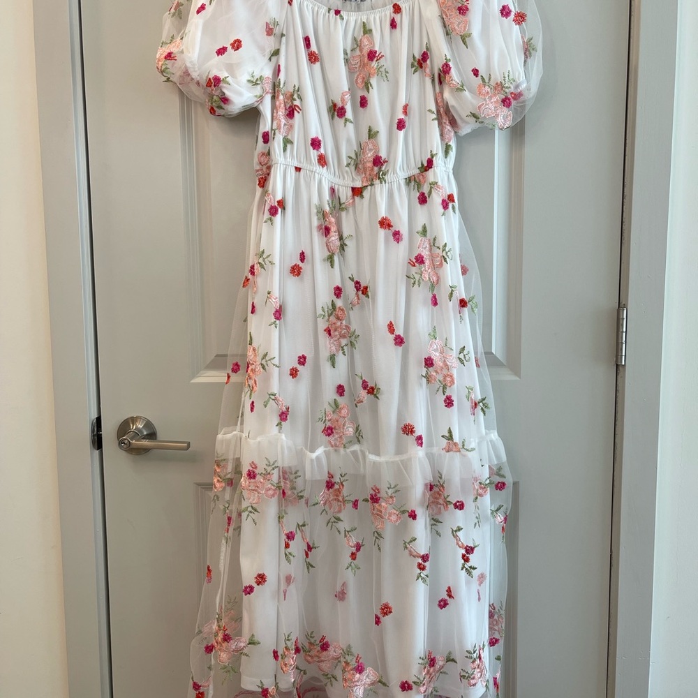 Polagram – Embroidered Floral Tulle Maxi Dress – White Pink Puff Sleeve – Size M